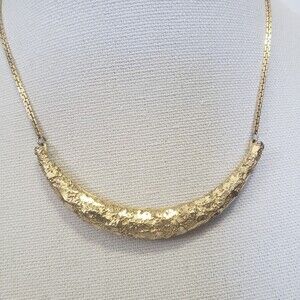 Vintage Fashion Necklace Gold-toned Curved Bar Hammered Costume Jewelry 1970s